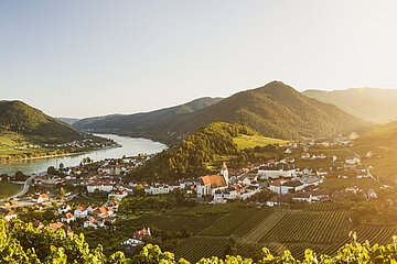 Niederösterreich aus der Vogelperspektive im Sommer