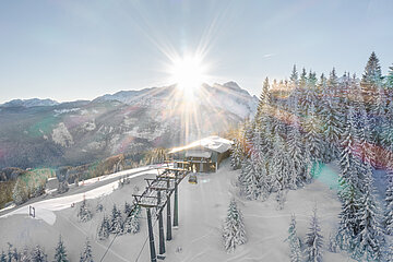 Skiregion Dachstein bei strahlendem Sonnenschein