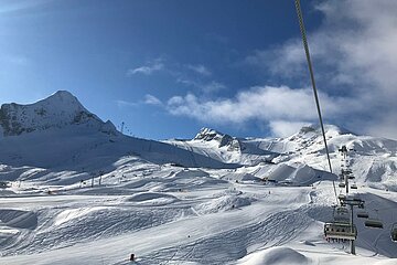 Skigebiet Zell am See Kaprun bei strahlend blauem Himmel